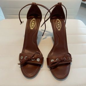 Tod’s Brown Wedges with gold detail size 9